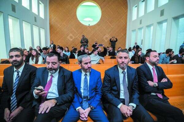 חברי הכנסת של ש"ס בבית המשפט העליון בדיון על כשירות המינוי של אריה דרעי לשר בממשלה. | יונתן זינדל, פלאש 90