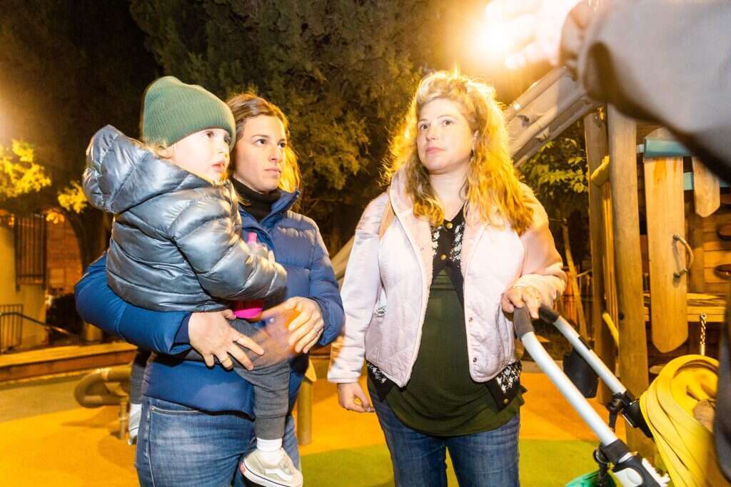 מיכל, נועה. | יוסי אלוני מיכל, נועה. | יוסי אלוני