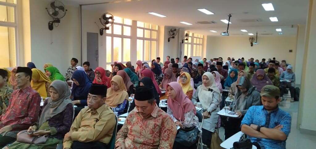 הקהל בהרצאתו של בריל במכון האסלאמי הממלכתי ( IAIN ) בעיר קדירי, אינדונזיה. | באדיבות המרואיין הקהל בהרצאתו של בריל במכון האסלאמי הממלכתי ( IAIN ) בעיר קדירי, אינדונזיה. | באדיבות המרואיין