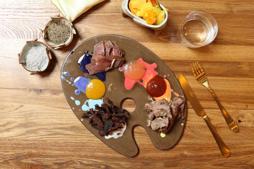 תפריט עם מנות מתפייטות. "פלטה של ציור". | אוראל עזרא