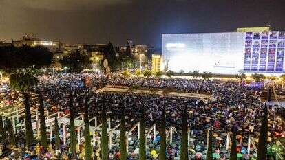 ההפגנה נגד הממשלה בכיכר הבימה, מוצ"ש, 14.1. | יונתן זינדל, פלאש 90