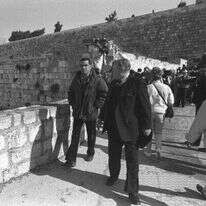 ראש עיריית ירושלים, טדי קולק ביציאה מהר הבית, 13 בינואר 1986, | סהר יעקב, לע"מ