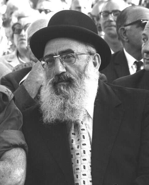 הרב שלמה גורן. | לע"מ