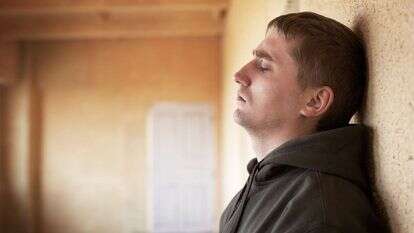 גם לגברים מותר להיות רגישים? | שאטרסטוק גם לגברים מותר להיות רגישים? | שאטרסטוק