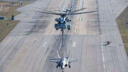 מסוק ה-CH-53K בפעולה. | קירה הלוויק, הצי האמריקאי