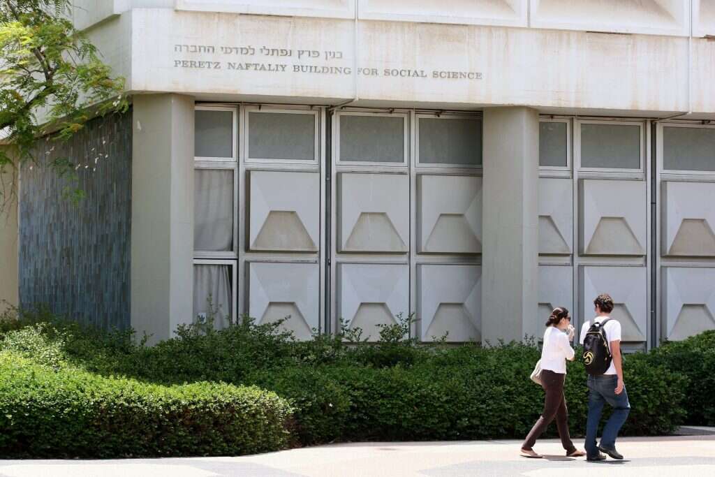 סטודנטים באוניברסיטת תל אביב. אילוסטרציה. | Ami Shooman