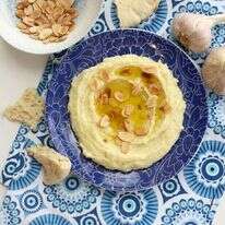 ממרח שום יווני סקורדליה. | אפרת ליכטנשטט