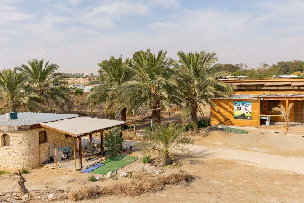 "שלושה אירועים ענקיים וחד־פעמיים בתולדות עם ישראל קרו כאן". בית חגלה. | נעמה שטרן