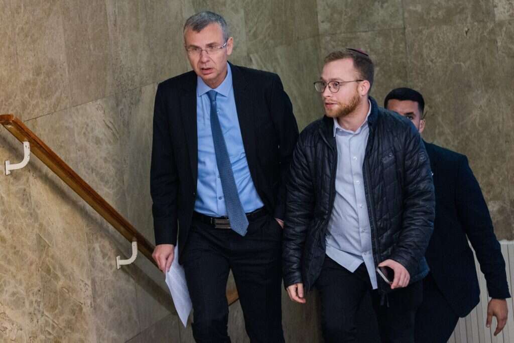 יריב לוין. | אוליבייה פיטוסי/פלאש90