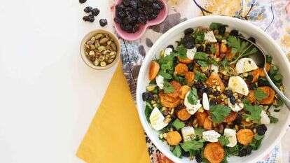 סלט בטטה צלויה עם גבינת עיזים. | אפרת ליכטנשטט סלט בטטה צלויה עם גבינת עיזים. | אפרת ליכטנשטט