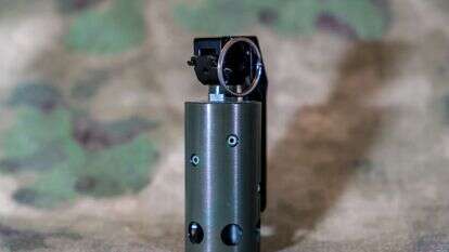 רימון הלם. | שאטרסטוק