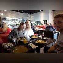 רנה עם אביה הרב איתן ודביר, לפני הפיגוע. | באדיבות המשפחה