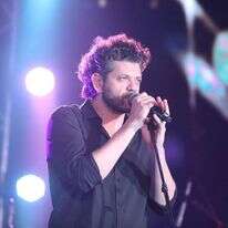 אמיר דדון בהופעה. | : דוברות הכנסת – יצחק הררי