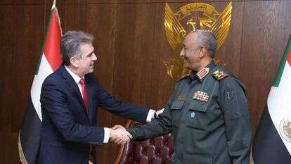 השר אלי כהן בפגישה בסודן. | טוויטר המועצה הריבונית של סודאן