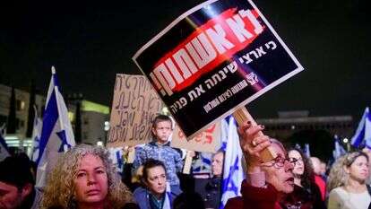 ההפגנה נגד הממשלה בתל־אביב. | אבשלום ששוני, פלאש 90 ההפגנה נגד הממשלה בתל־אביב. | אבשלום ששוני, פלאש 90