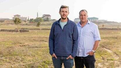 דויטש (מימין) ולזר. | נעמה שטרן