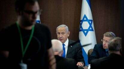 נתניהו בישיבת ממשלה. | יונתן זינדל/פלאש90