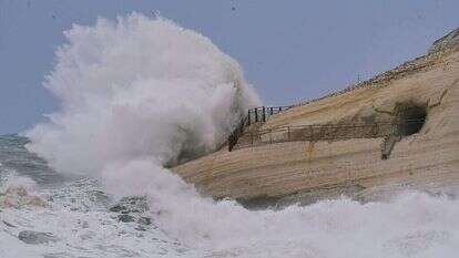 התנפצות הגלים בשמורת ראש הנקרה. | מחמוד נסאר רשות הטבע והגנים