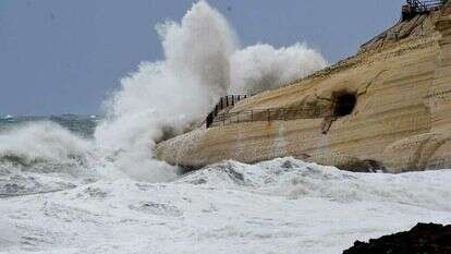 התנפצות הגלים בשמורת ראש הנקרה. | מחמוד נסאר רשות הטבע והגנים