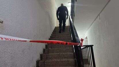 בית הדירות בו נמצאה הנרצחת. | דוברות משטרת ישראל