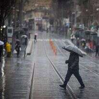 גשם בירושלים במהלך הסופה "ברברה", פברואר 2023. | יונתן זינדל, פלאש 90 גשם בירושלים במהלך הסופה "ברברה", פברואר 2023. | יונתן זינדל, פלאש 90