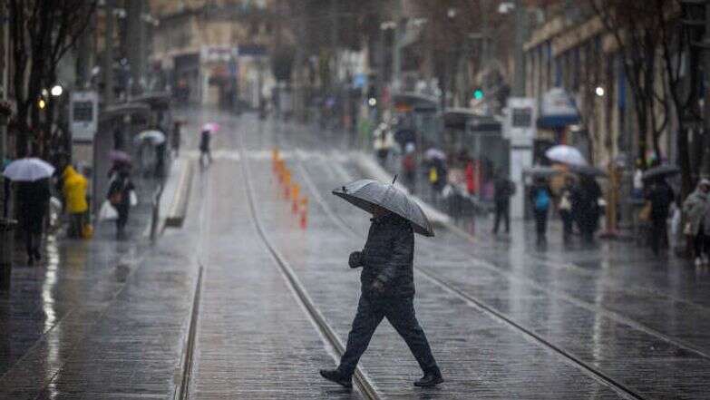 גשם בירושלים במהלך הסופה "ברברה", פברואר 2023. | יונתן זינדל, פלאש 90