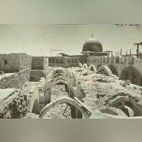 הר הבית החרב אחרי רעידת האדמה ב-1927. | באדיבות ארכיון רשות העתיקות הר הבית החרב אחרי רעידת האדמה ב-1927. | באדיבות ארכיון רשות העתיקות