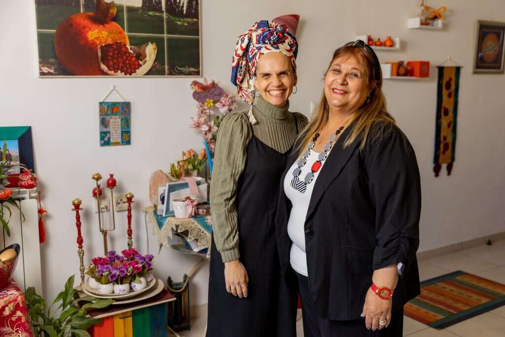 עפרה רוזנר ויעל שבח. | נעמה שטרן