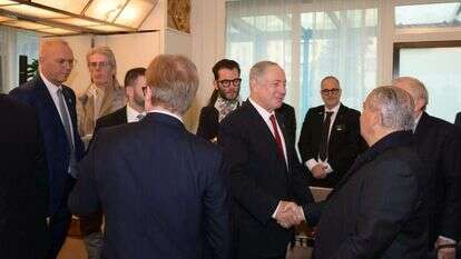 נתניהו עם אנשי  העסקים בפריז. | עמוס בן־גרשום, לע"מ