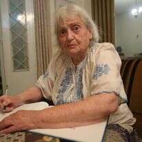 בן־דב בביתה בבית השבעה, 2012. | מרים צחי