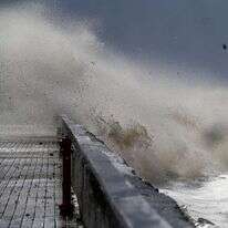 נמל תל אביב בזמן הסופה, 2023. | תומר נויברג, פלאש 90