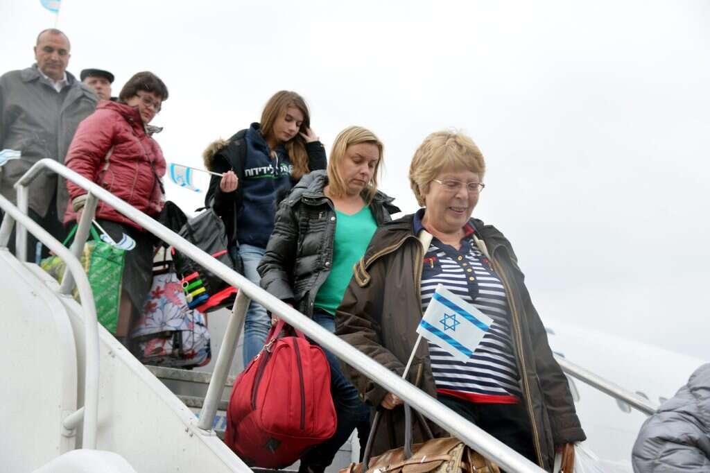 עולים מאוקראינה. למצולמים אין קשר לכתבה. | פלאש90 עולים מאוקראינה. למצולמים אין קשר לכתבה. | פלאש90