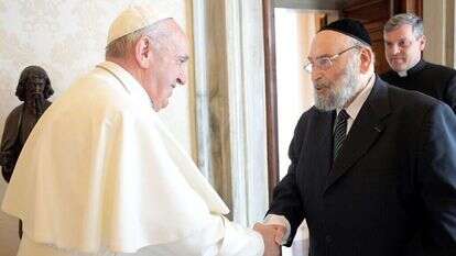 הרב סירא עם האפיפיור פרנציסקוס, 2018. | רויטרס