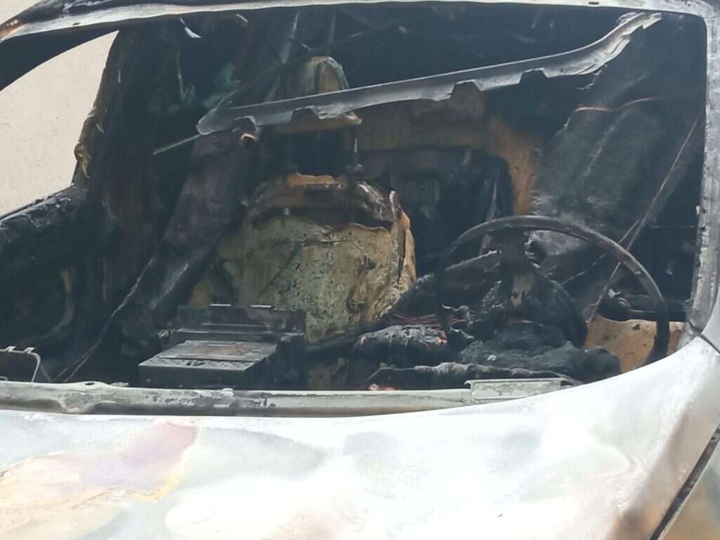 הרכב השרוף ברמלה. | ללא קרדיט