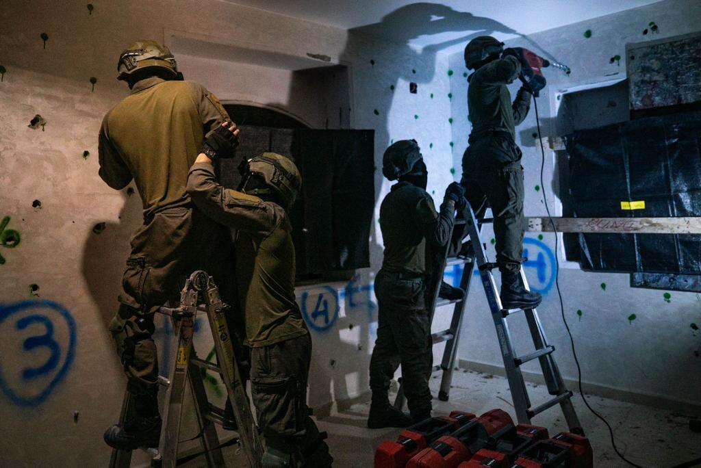 הכנות לקראת הריסת בית המחבל. | דובר צה"ל הכנות לקראת הריסת בית המחבל. | דובר צה"ל