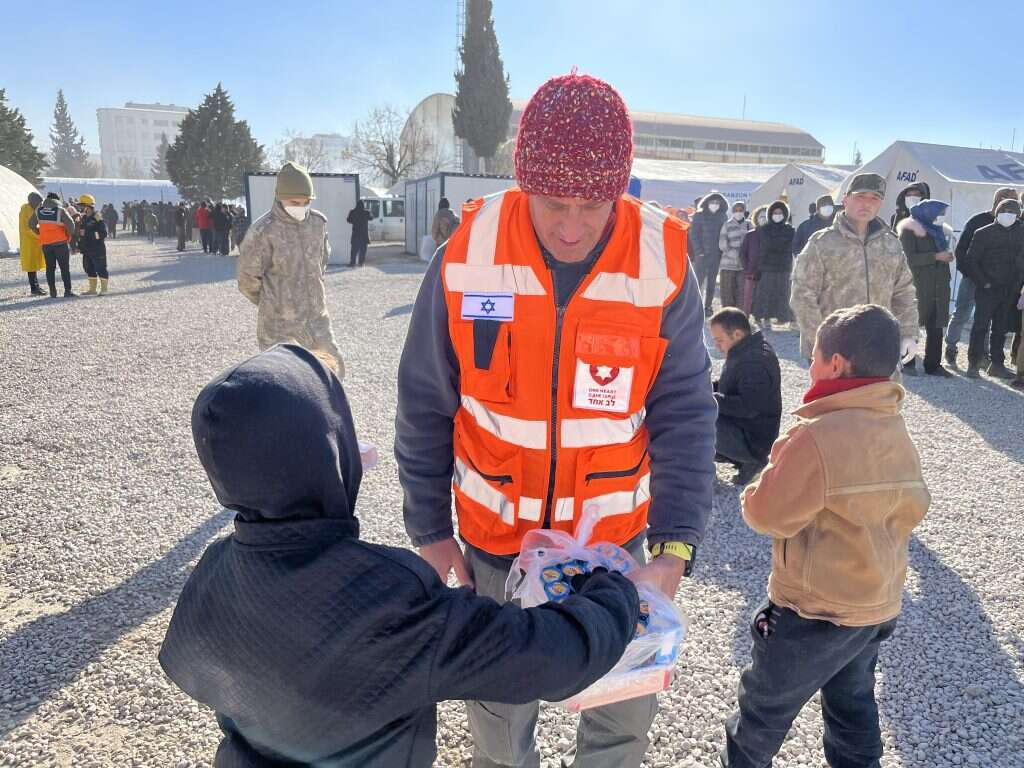 "הטורקים הסבירו לנו פנים וניכר שהם מעריכים מאוד את מאמצי הסיוע הישראליים". | רחלי מלק־בודה