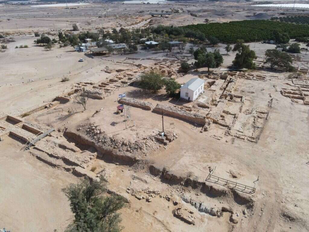 "אנחנו מגדירים את קשיי ההתאקלמות כאן ככאבי גדילה". | לירון מולדובן