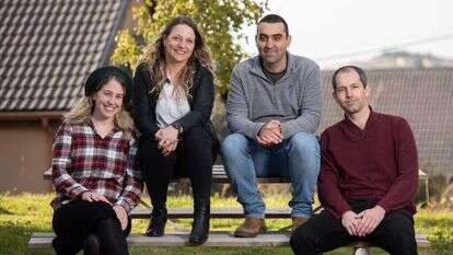 מימין לשמאל: משה ביק, אחיה בשן, עטרה כהן וחיננית שטריק בגבעת־הראל. | שריה דיאמנט