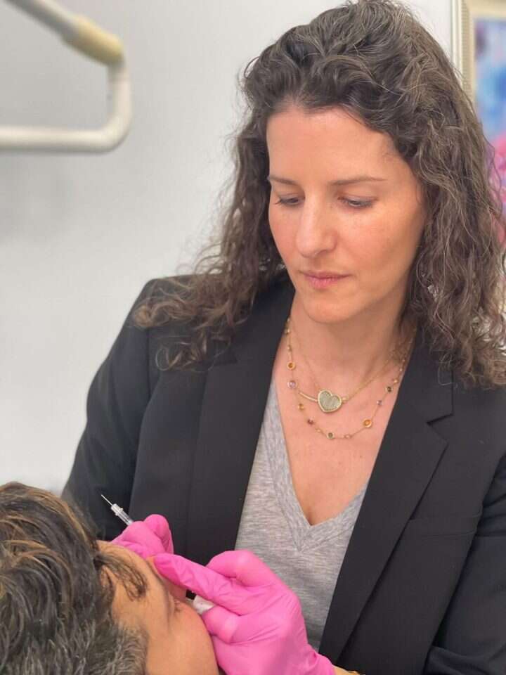 דר מאיה סיני בפעולה. | - dr sandra sk