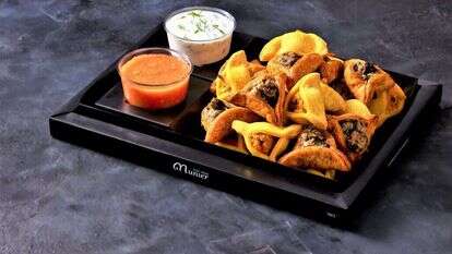 אוזני המן מלוחים של קייטרינג מונייר. | אפיק גבאי