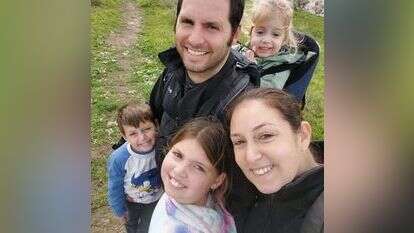 משפחת לביא, שמצאה את ידית הנר. | באדיבות המשפחה