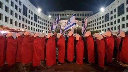 צעדת השפחות בהרצליה. | זאב ינאי