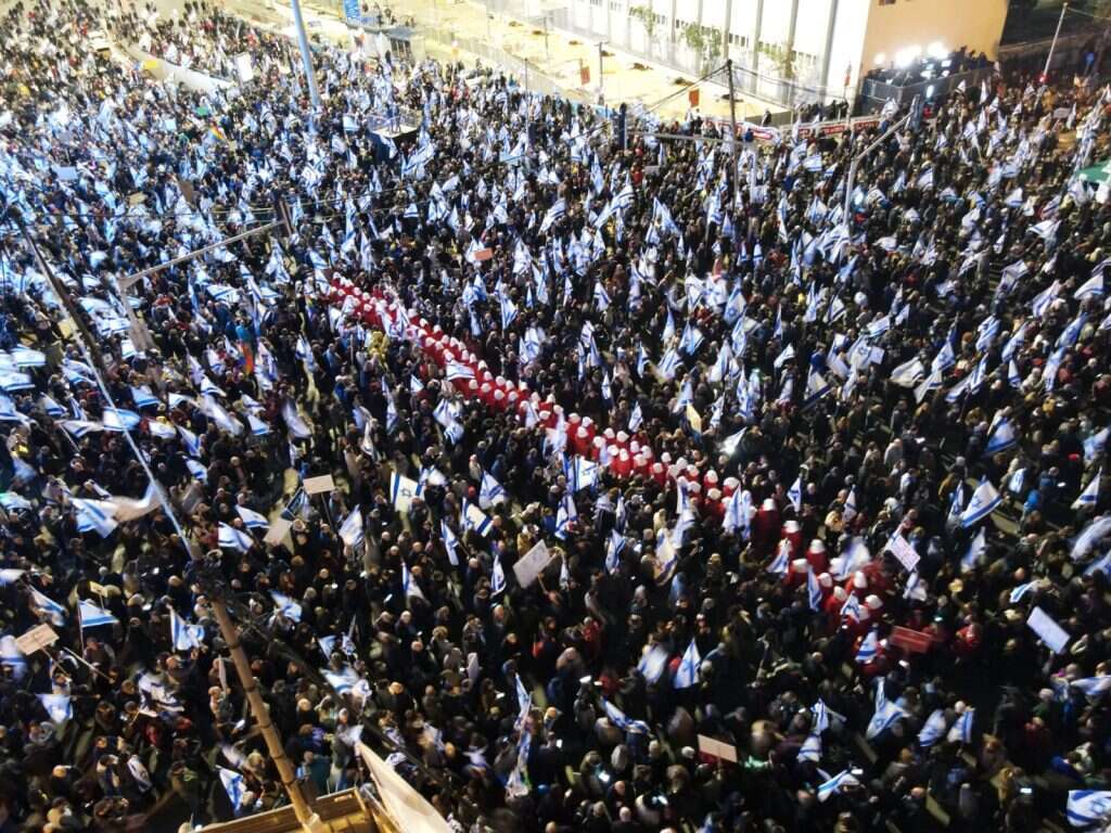 צעדת השפחות. | פל שירותי אוויר