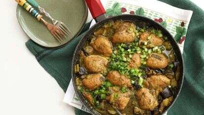 פרגיות עם חצילים ובצל ירוק. | אפרת ליכטנשטט