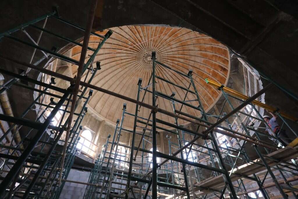 חסידויות סדיגורא ובויאן התווכחו מי בעל הבית. הכיפה המשוחזרת מבפנים. | ששון תירם