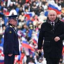 פוטין על הבמה במופע לרגל שנה למלחמה באוקראינה. | AFP