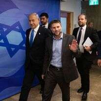 נתניהו וסמוטריץ' מגיעים לישיבת הממשלה על התקציב. | אלכס קולומויסקי, פלאש 90