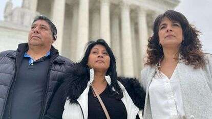 עו"ד ניצנה דרשן לייטנר והוריה של נעמי גונזלס שנרצחה בפיגוע הטרור בפריז. | ארגון "שורת הדין"