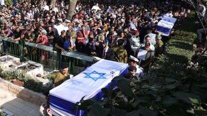 הלוויית הלל ויגל יניב הי"ד, בהר הרצל. | EPA