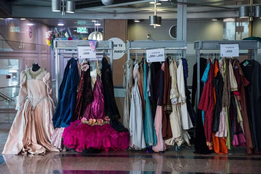 לירון מולדובן